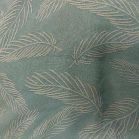 Torrid - Feathered chiffon top - Picture 3 of 8